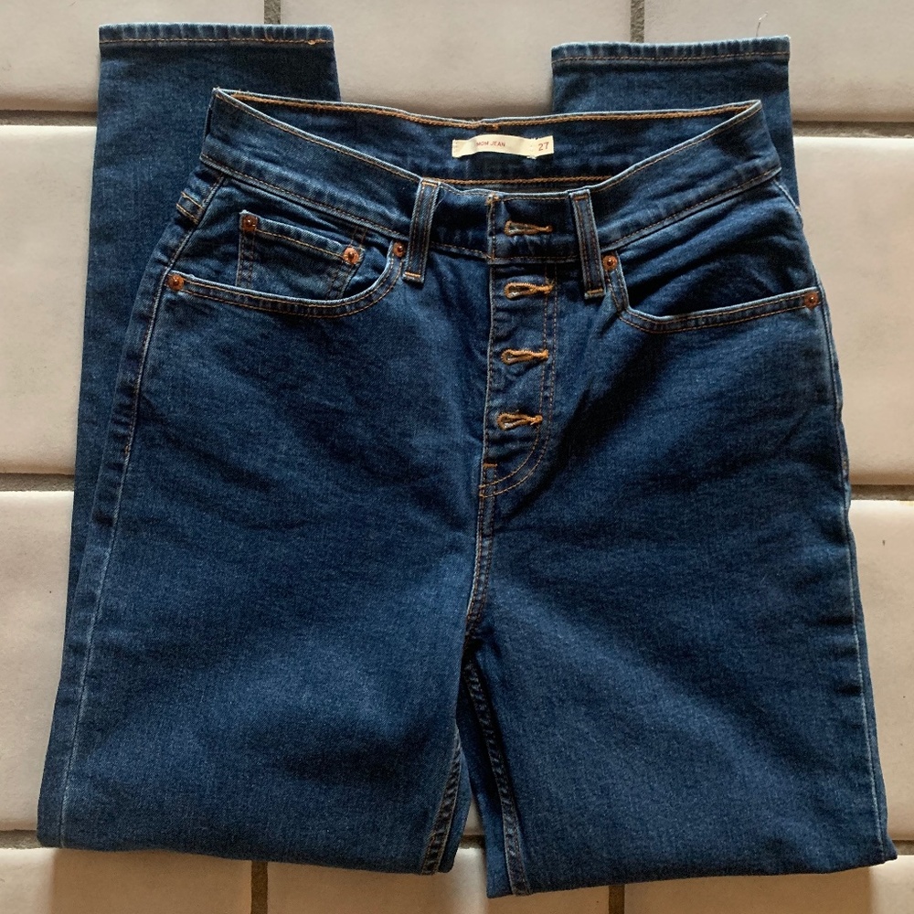 Women’s Levi Mom Jeans